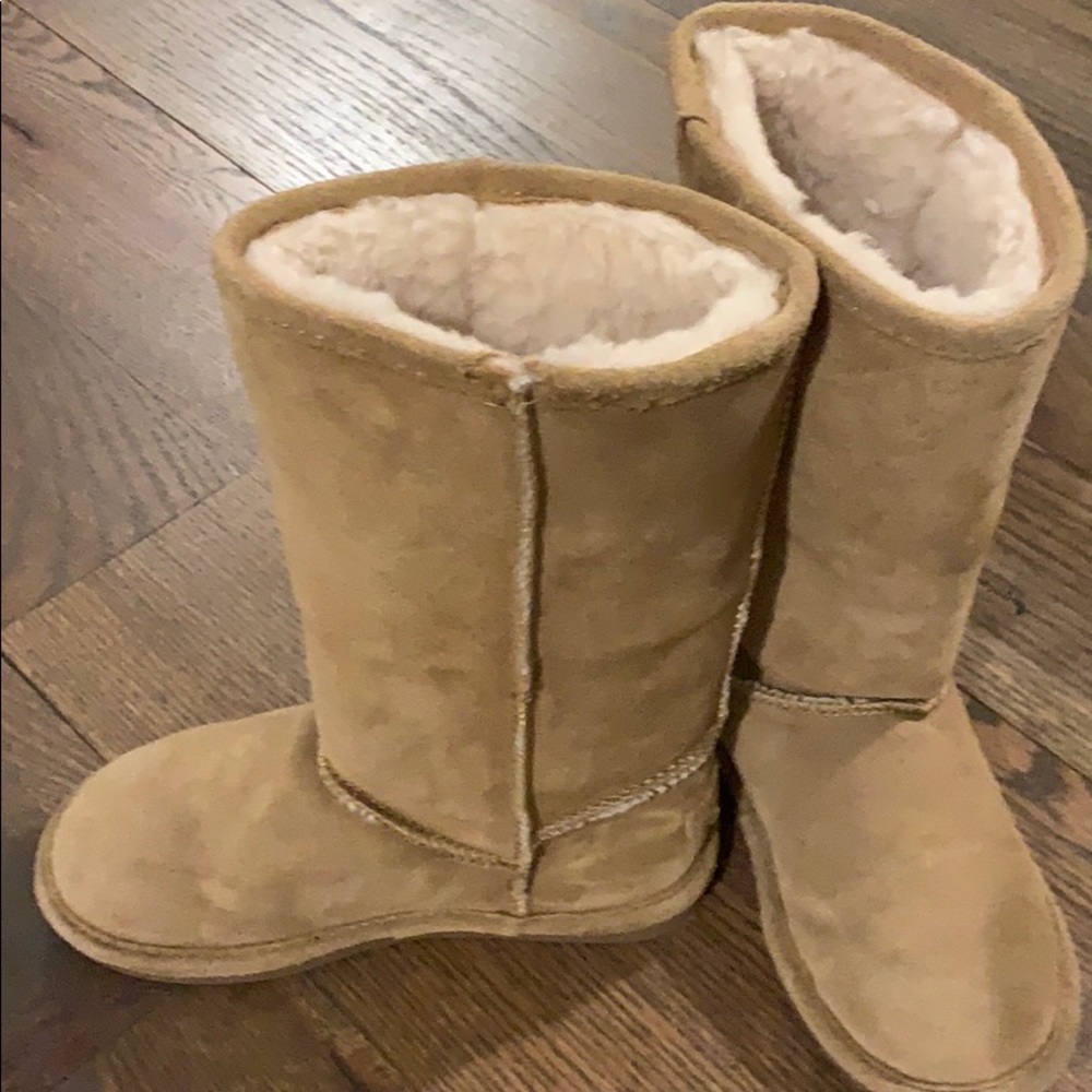 Boots - Picture 4 of 5